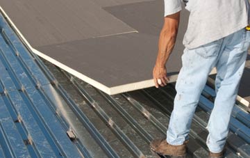 benefits of insulating Ynysmaerdy flat roofing